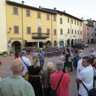 5D.Nella piazza di Rocca San Casciano.jpg