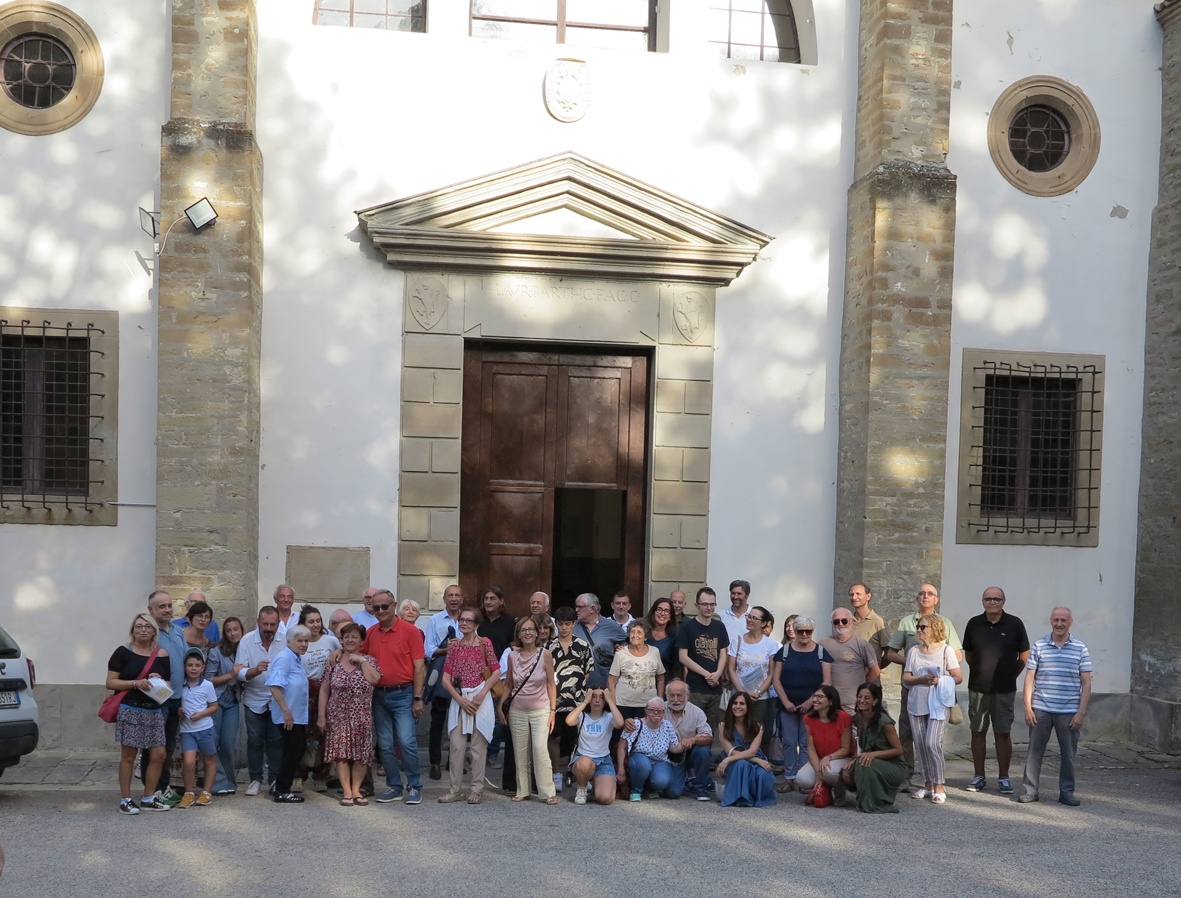 Grupp davanti alla Badia di Dovadola